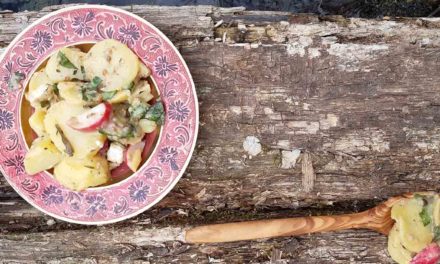 Ayurvedischer Kartoffel-Löwenzahn-Salat, der nach Frühling schmeckt